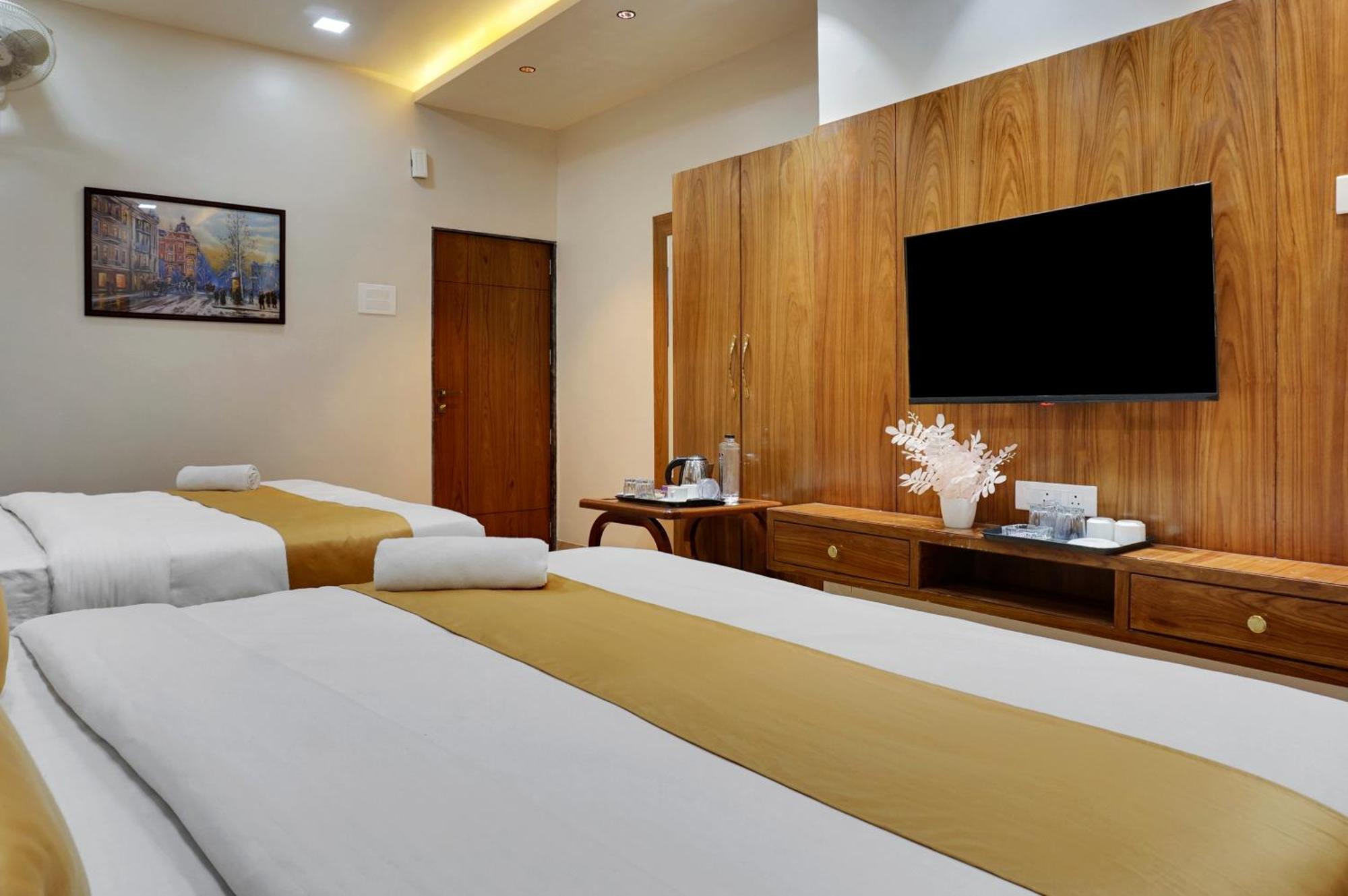 Hotel Sayba Executive Pune Exteriör bild