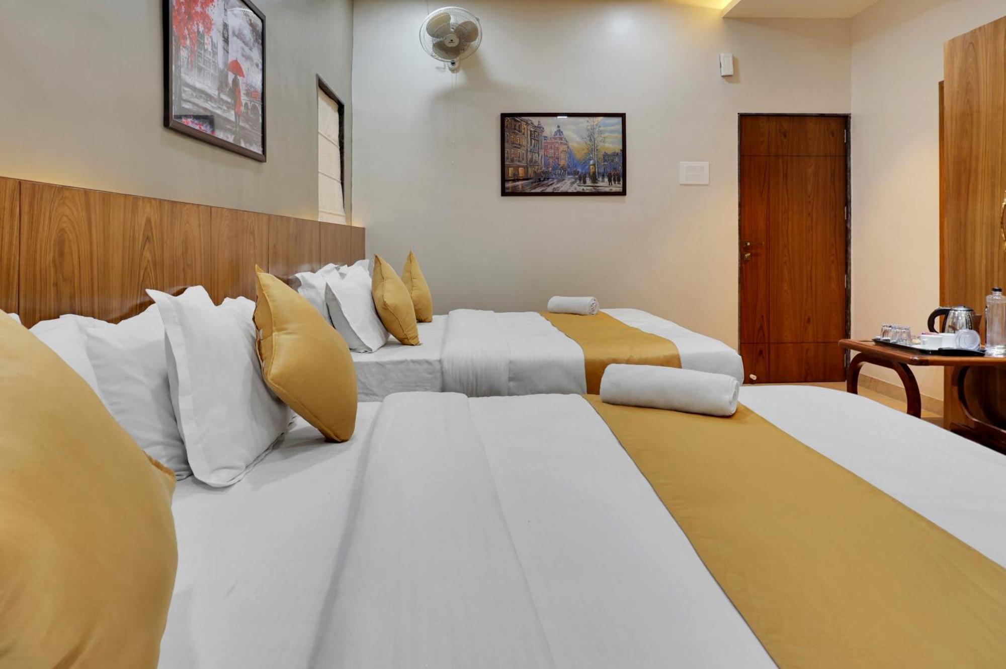 Hotel Sayba Executive Pune Exteriör bild